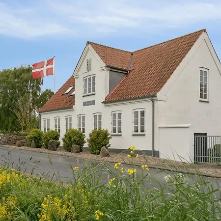 Stor Feriebolig Til 18 Personer På Sydfyn Feriehus