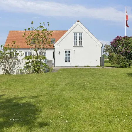 Large For 18 People On South Funen Feriehus *